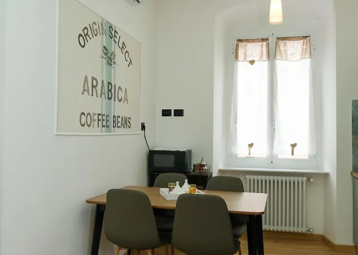 Lejlighed In Centro Arredato Con Stile Con Parcheggio Riservato Genova