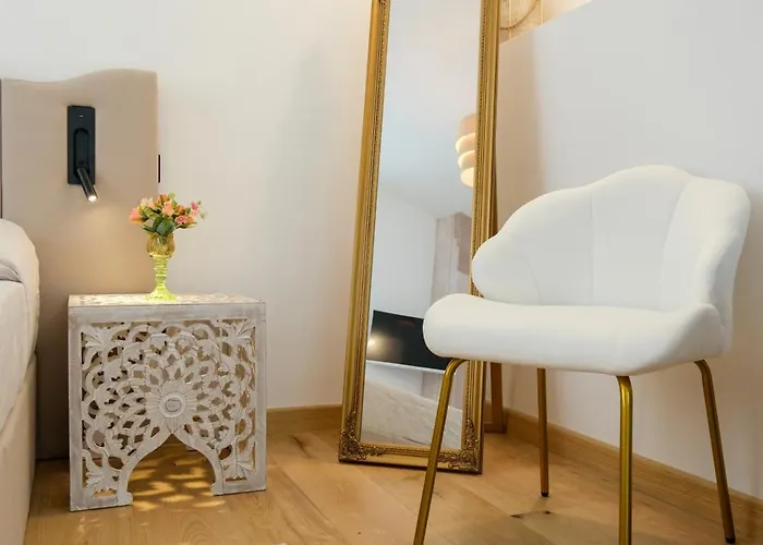 In Centro Arredato Con Stile Con Parcheggio Riservato *