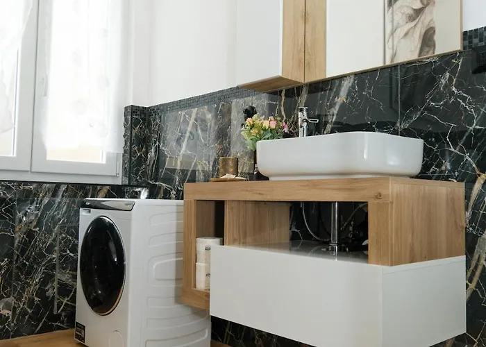 In Centro Arredato Con Stile Con Parcheggio Riservato Apartment Genoa