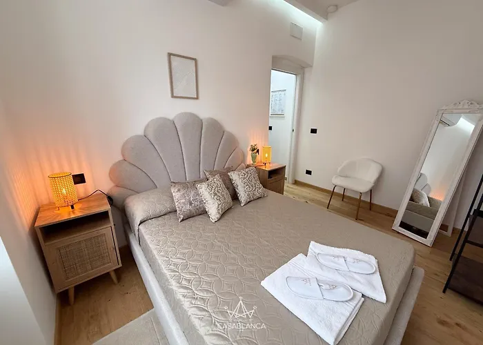 In Centro Arredato Con Stile Con Parcheggio Riservato Apartment Genoa