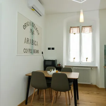 Апартаменты In Centro Arredato Con Stile Con Parcheggio Riservato Генуя